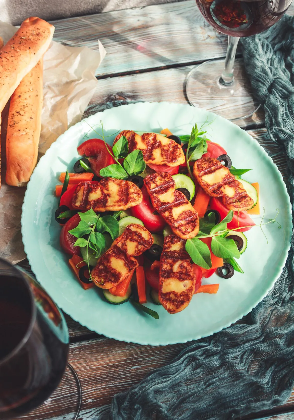 Grilled halloumi with vegetables