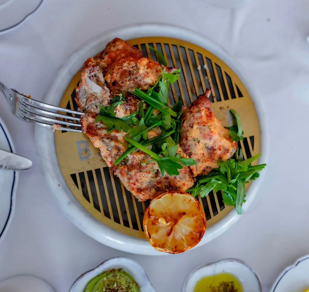 Grilled chicken with lemon and herbs
