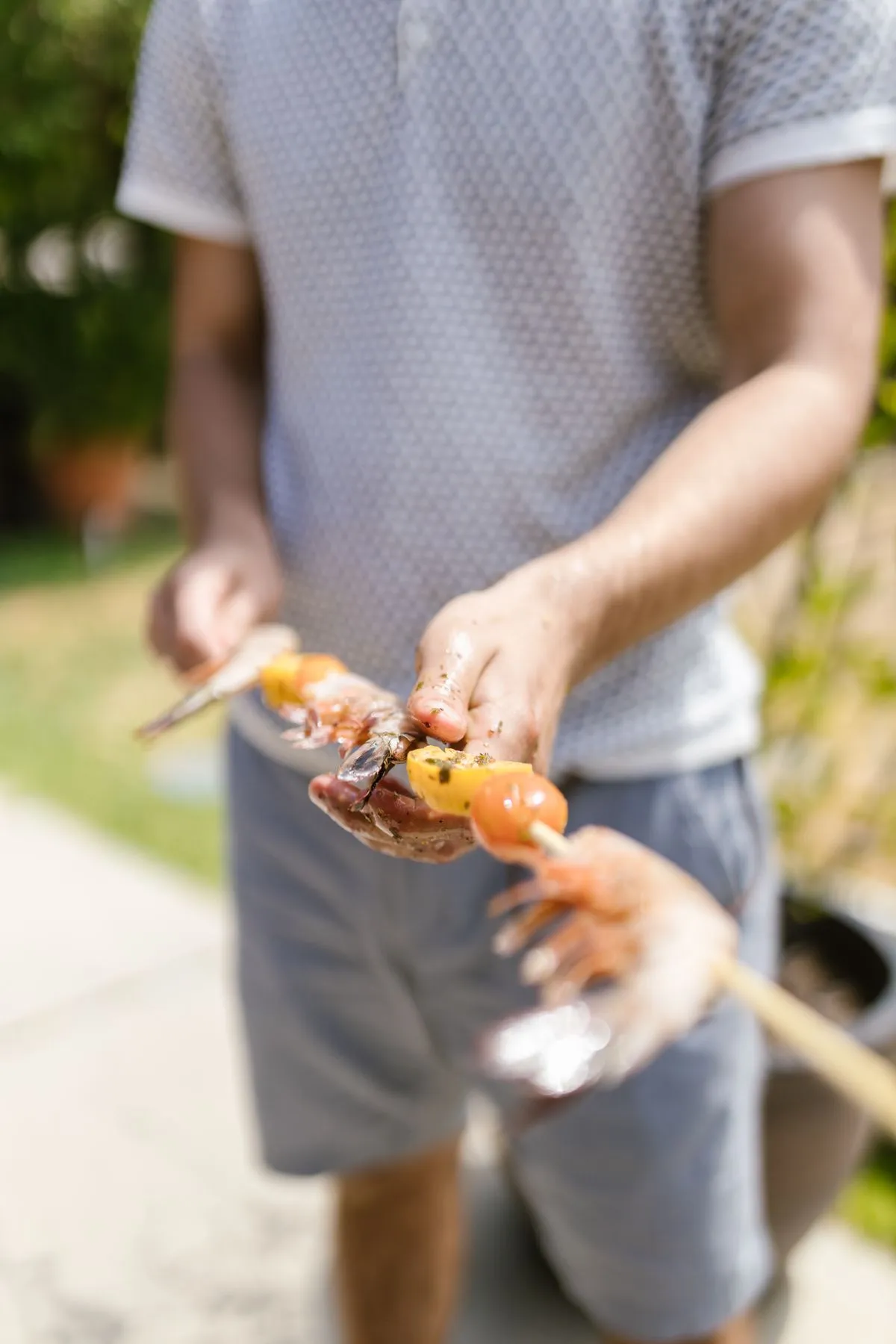 Preparing evenly loaded skewers
