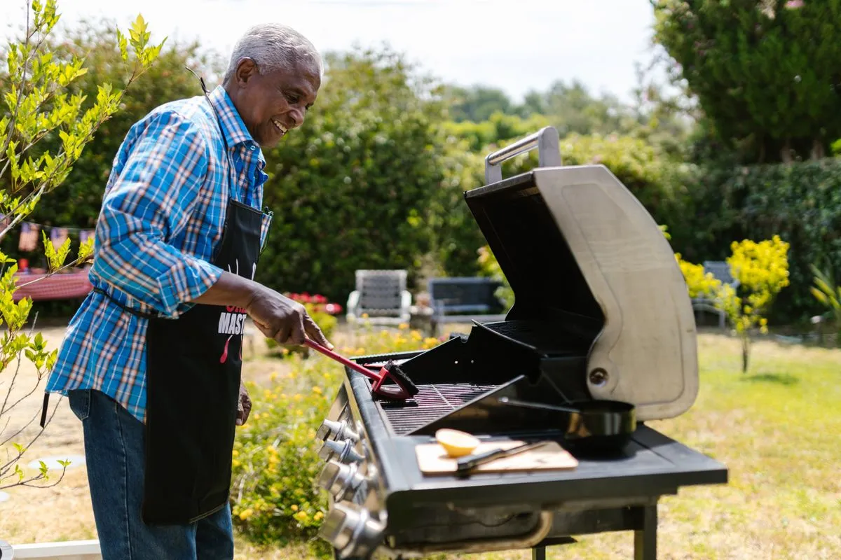 Cleaning an outdoor grill